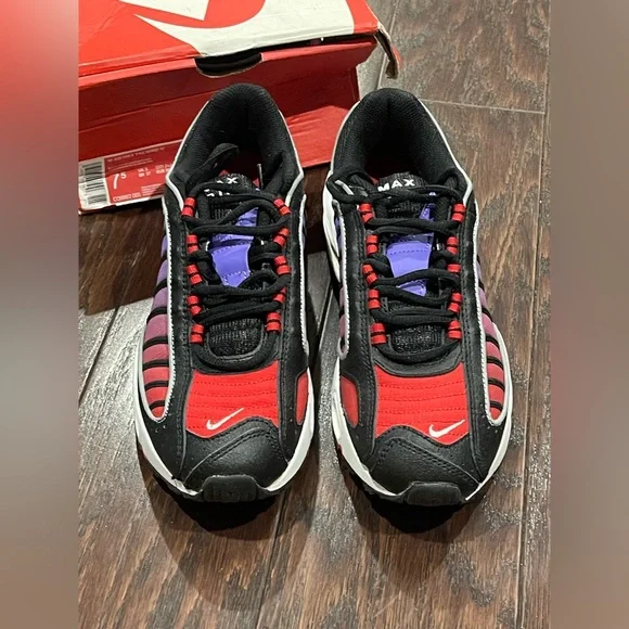 Nike Air Max Tailwind 4 Sneakers Women Size 7.5 Black Purple Red CQ9962-001 NEW*